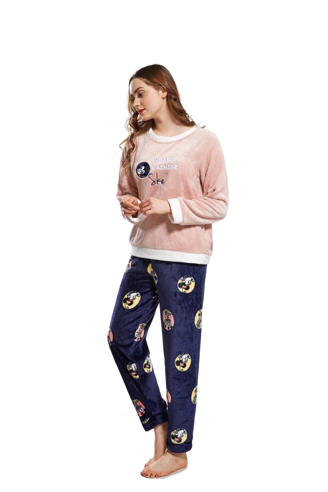 Spring New Leisure Housecoats Loose and Comfortable Pajamas Women′s Home Clothes Set Long-Sleeved Trousers
